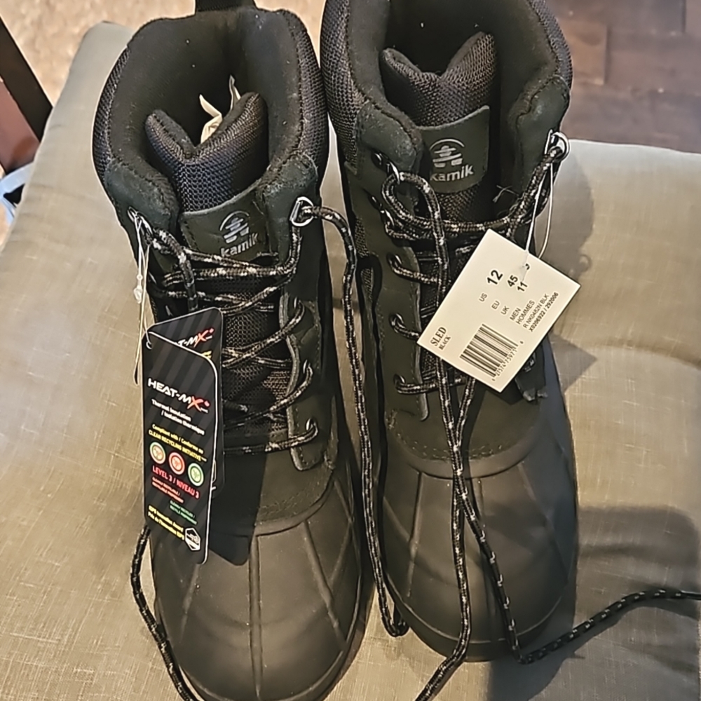 Kamiks Mens snow boots size 12, New with tags